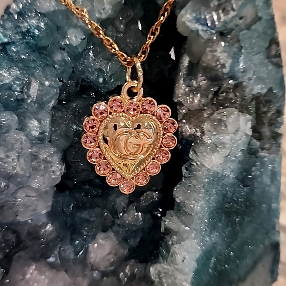 Authentic Gucci upscaled pink heart rhinestone tag pendant necklace 💕